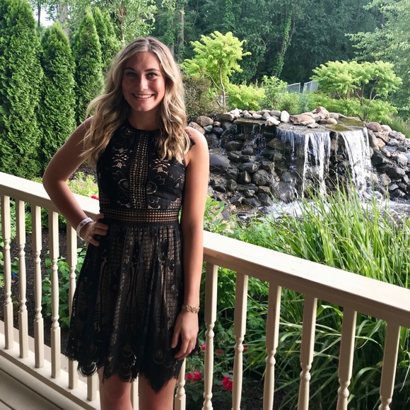 Meet your Posher, Emily - Picture 3 of 8